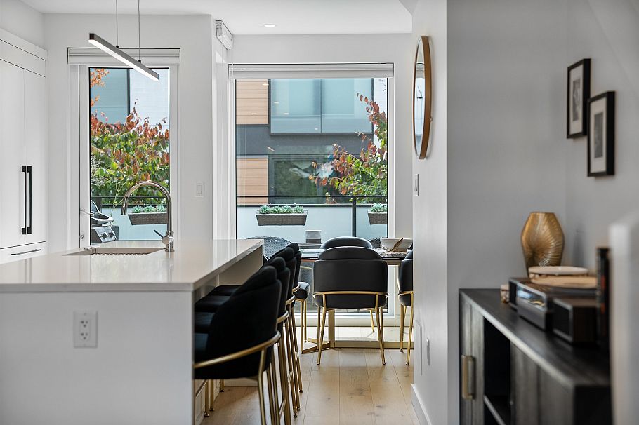 207 649 E 3 Street North Vancouver, BC - 11