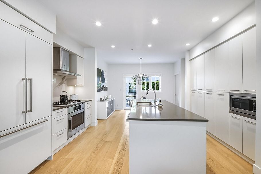 14 1133 Ridgewood Drive North Vancouver, BC - 9