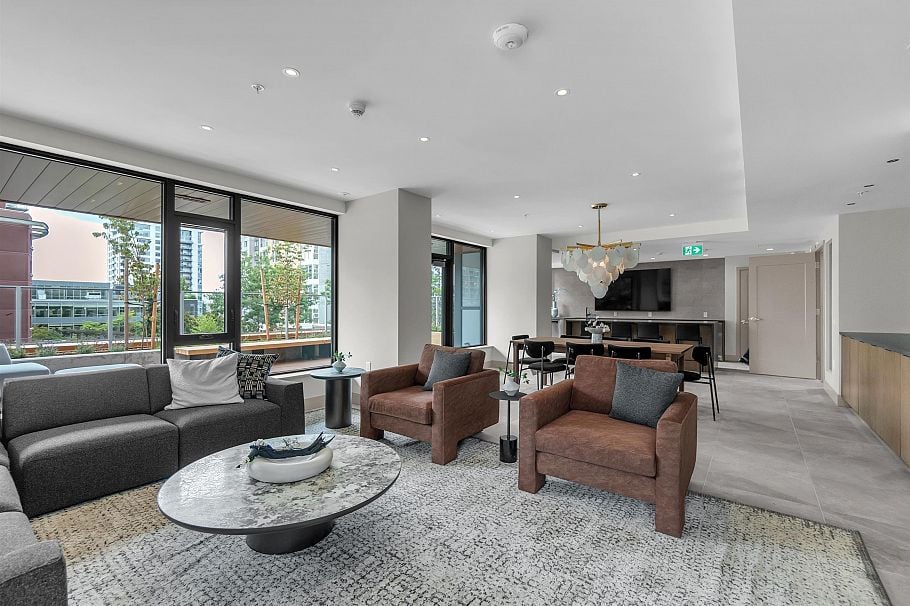 506 128 W 15th Street North Vancouver, BC - 34