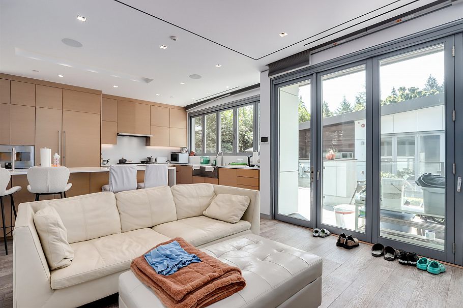 4368 W 15th Avenue Vancouver, BC - 10