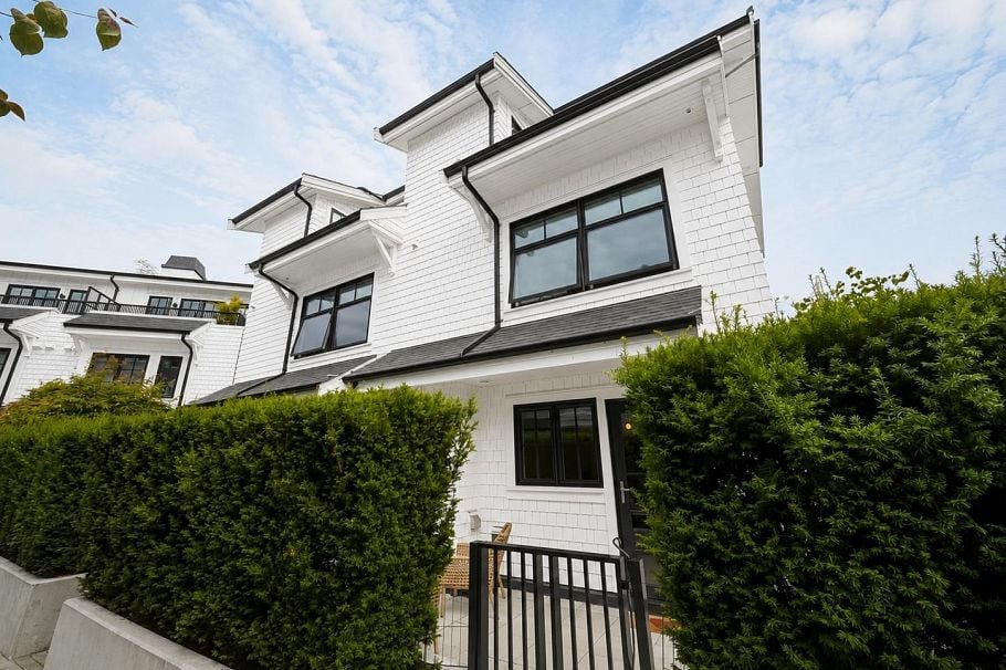 14 1133 Ridgewood Drive North Vancouver, BC - 37