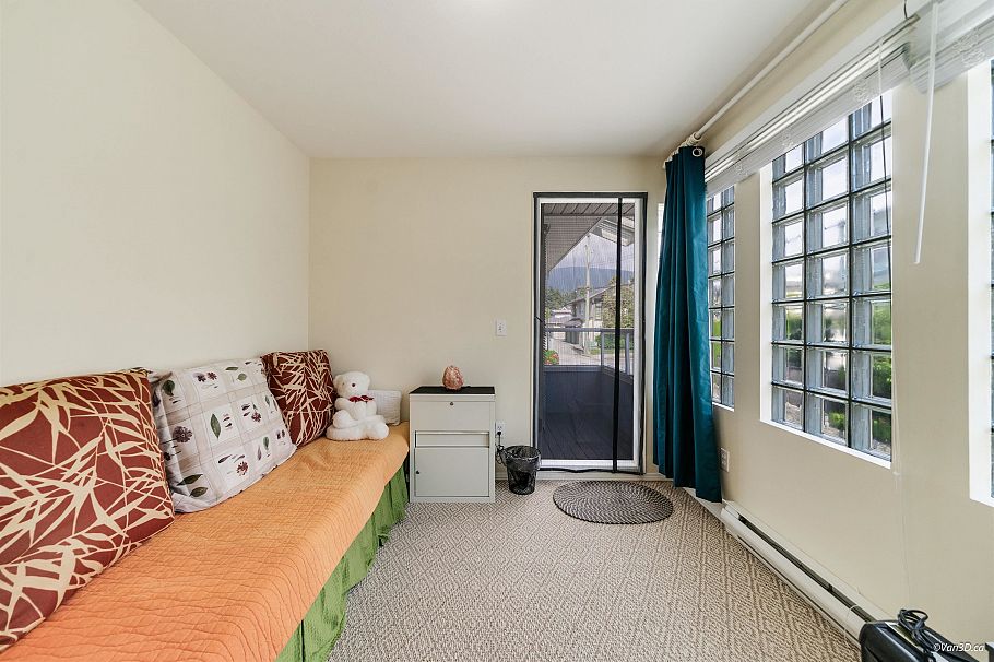 215 W 18th Street North Vancouver, BC - 16
