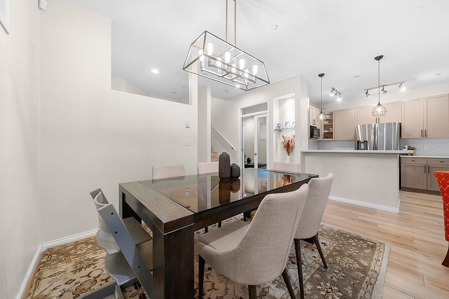1263 W 16th Street North Vancouver, BC - 12