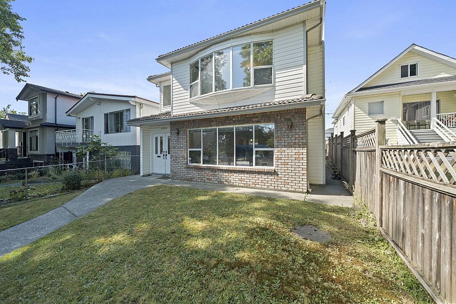 1855 E 53rd Avenue Vancouver, BC - 2
