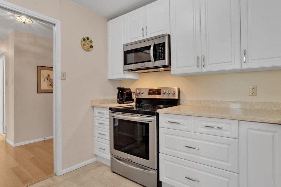 206 2140 Briar Avenue Vancouver, BC - 14