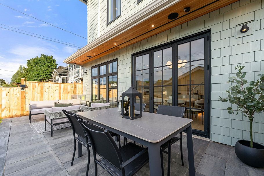 2 2735 Eton Street Vancouver, BC - 32