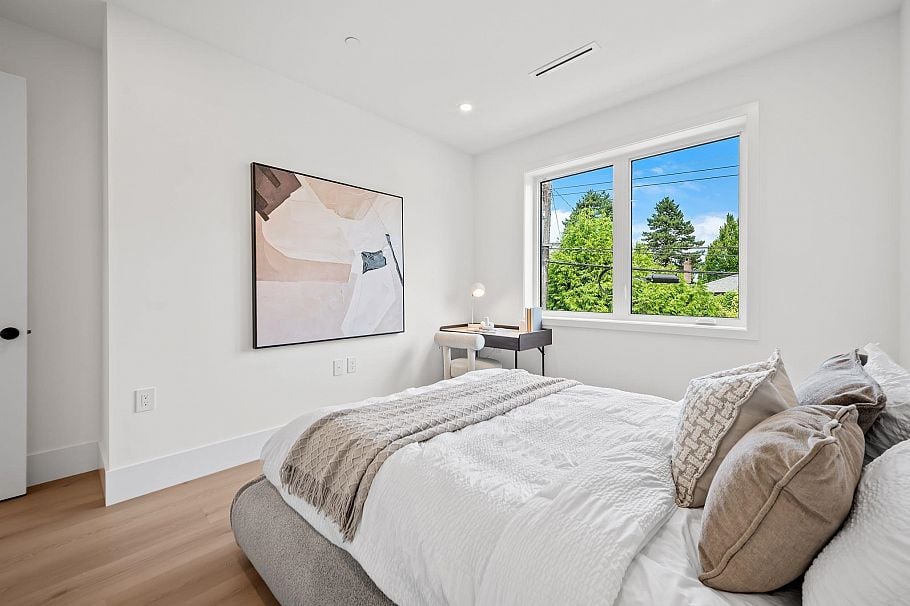 2545 E 2nd Avenue Vancouver, BC - 37