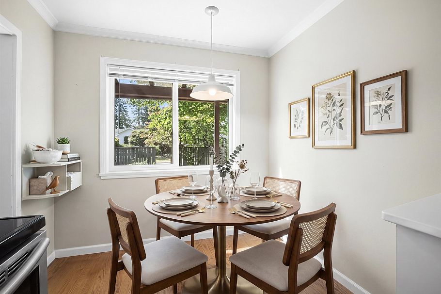 1116 W 20th Street North Vancouver, BC - 16