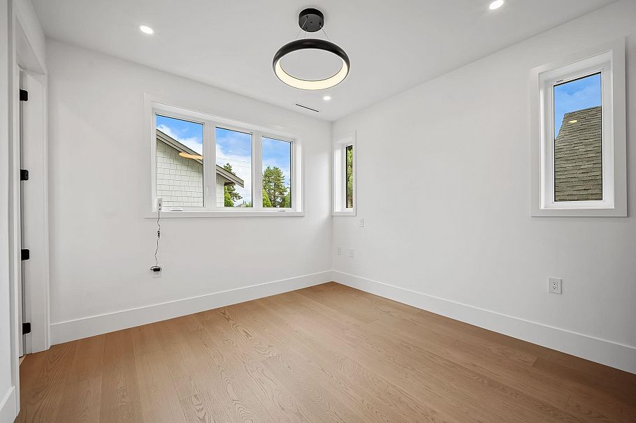 2- 2547 E 2nd Avenue Vancouver, BC - 26
