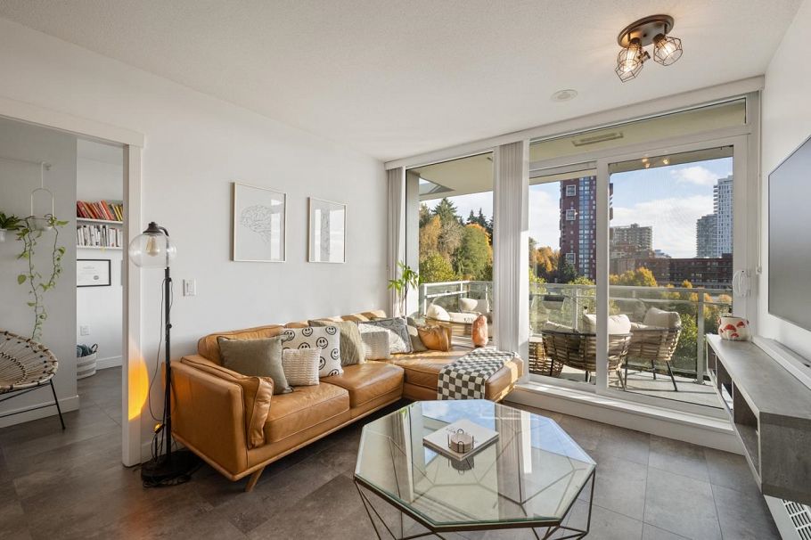 601 3281 E Kent Avenue North Vancouver, BC - 4