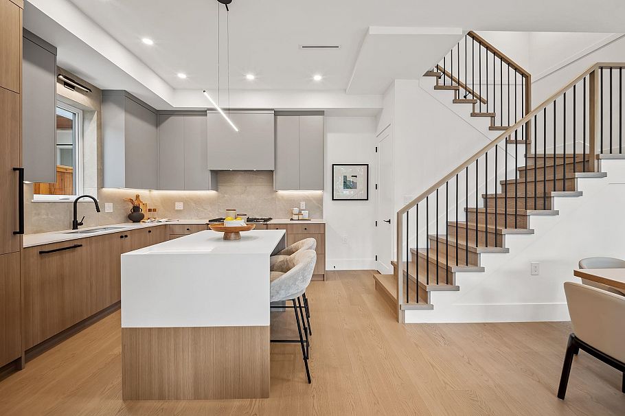 1- 2547 E 2nd Avenue Vancouver, BC - 17