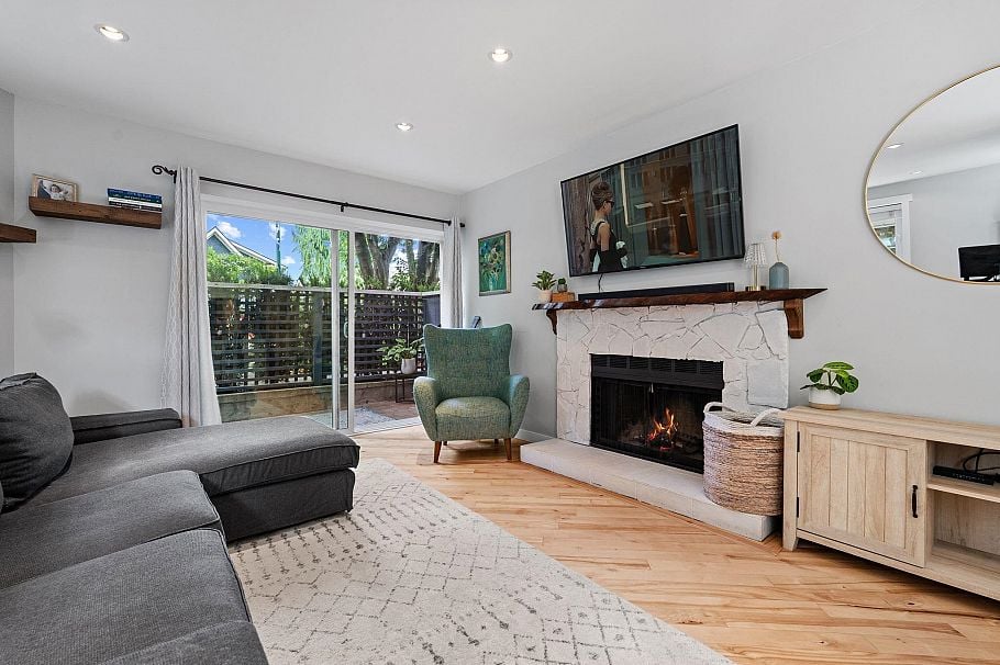 218 W 15th Avenue Vancouver, BC - 3