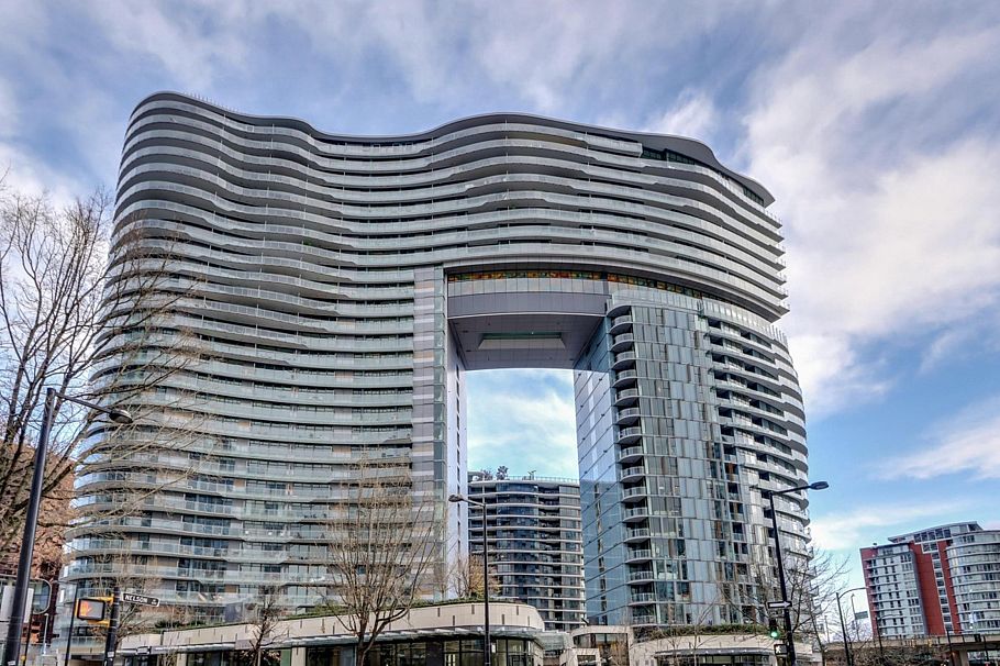2110 89 Nelson Street Vancouver, BC - 1