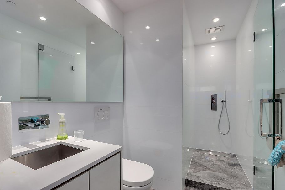 4368 W 15th Avenue Vancouver, BC - 22