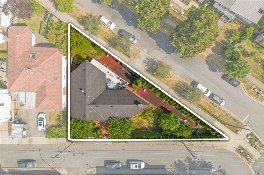 2095 E 31st Avenue Vancouver, BC - 35