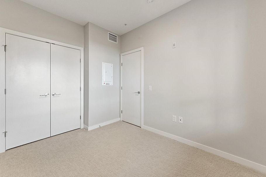 602 110 E 17th Street North Vancouver, BC - 23