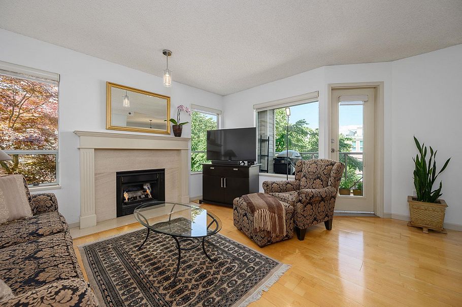 212 910 W 8th Avenue Vancouver, BC - 3