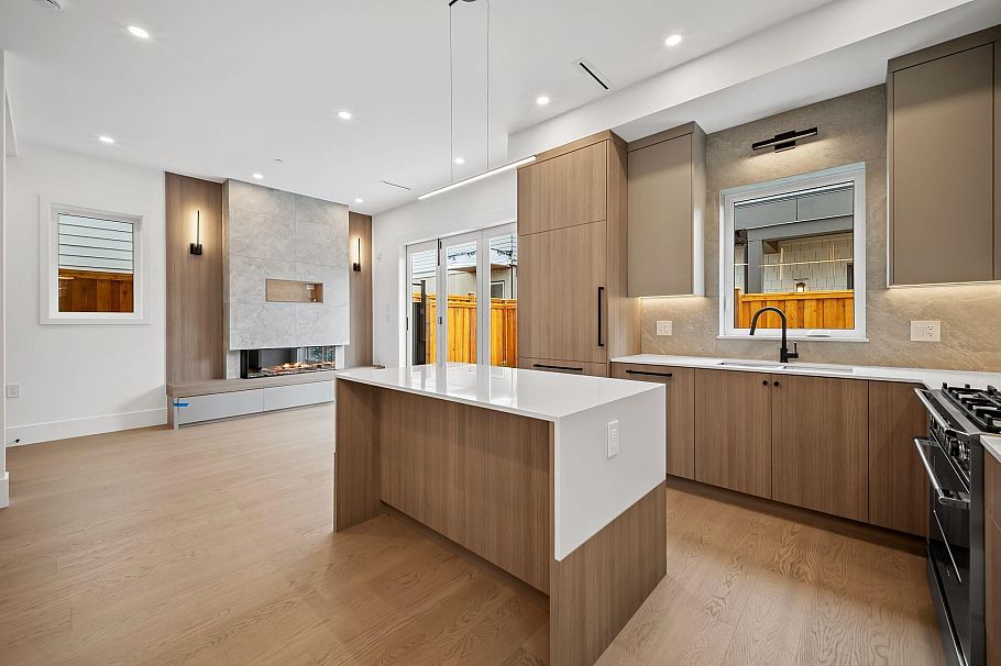 2- 2547 E 2nd Avenue Vancouver, BC - 11