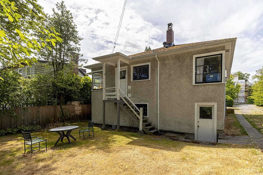 4691 W 5th Avenue Vancouver, BC - 19