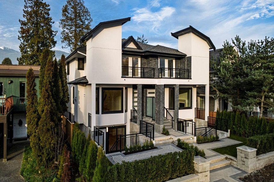 254 E 18th Street North Vancouver, BC - 8