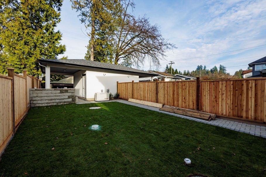 254 E 18th Street North Vancouver, BC - 31