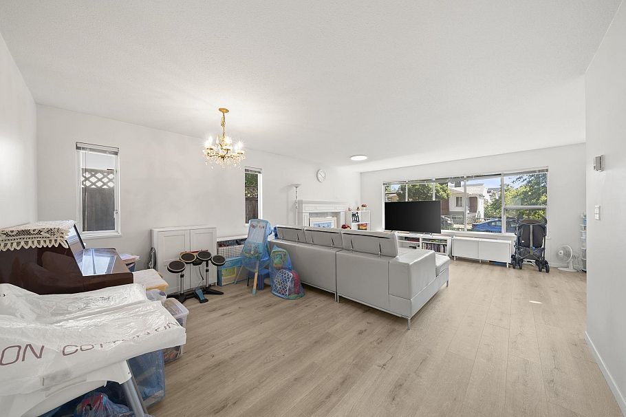 1855 E 53rd Avenue Vancouver, BC - 7