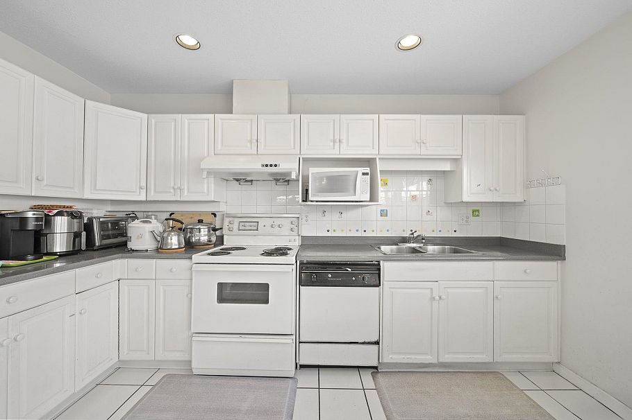 1855 E 53rd Avenue Vancouver, BC - 10