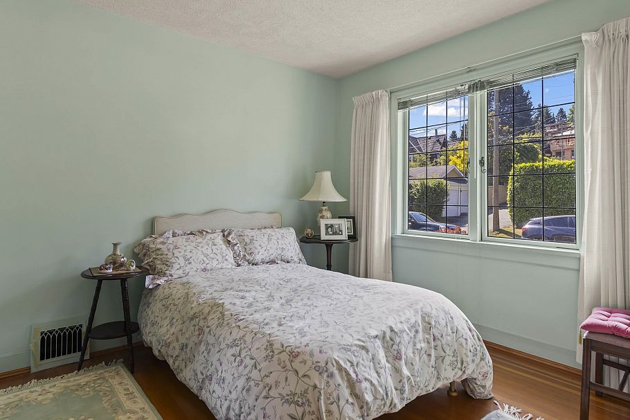 4355 W 3rd Avenue Vancouver, BC - 14