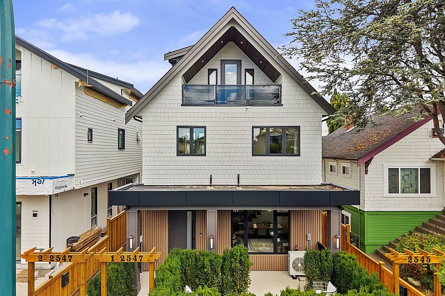 1- 2547 E 2nd Avenue Vancouver, BC - 18