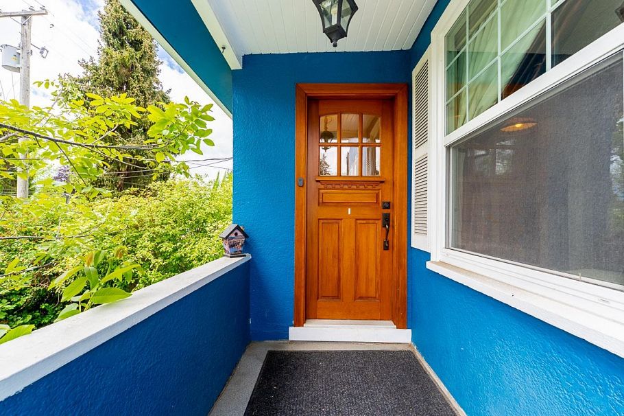 264 W Queens Road North Vancouver, BC - 34