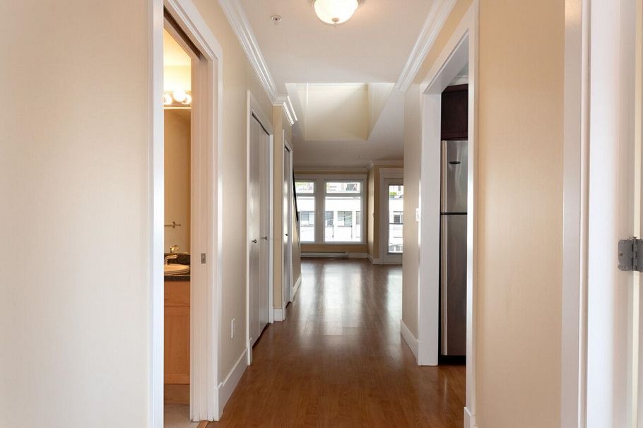 304 152 E 12th Street North Vancouver, BC - 3