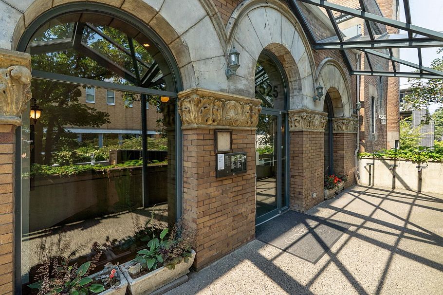 204 2525 Quebec Street Vancouver, BC - 2