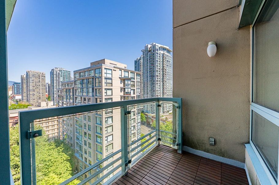 1304 283 Davie Street Vancouver, BC - 28