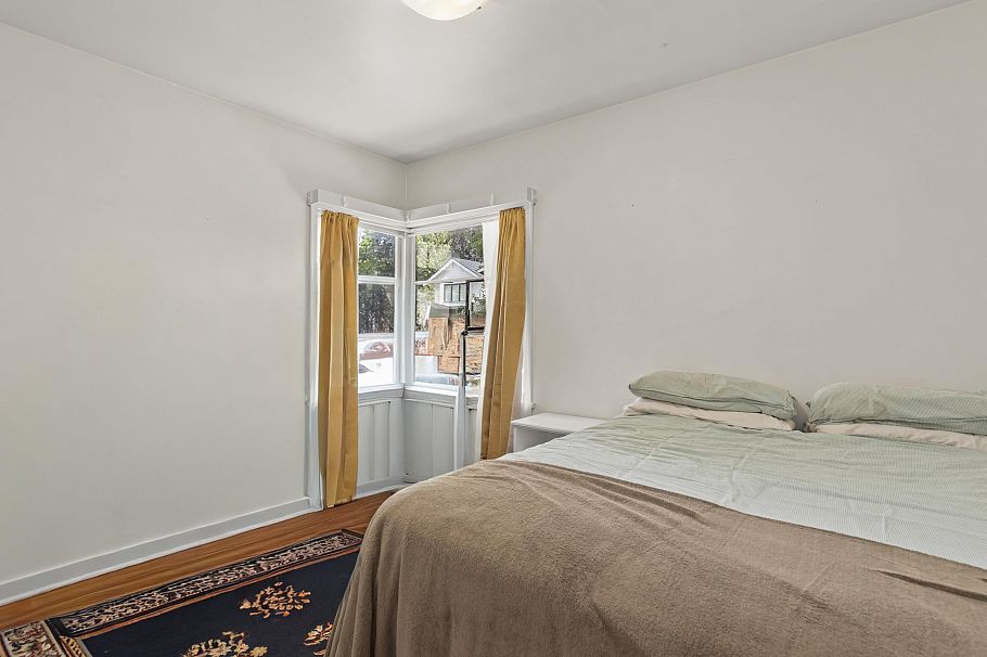 4691 W 5th Avenue Vancouver, BC - 16
