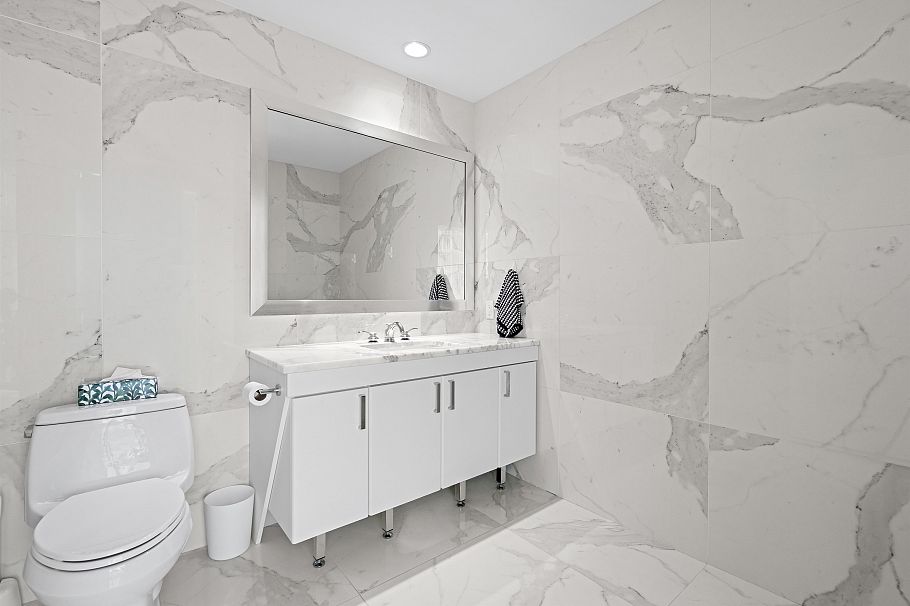 609 185 Victory Ship Way North Vancouver, BC - 27