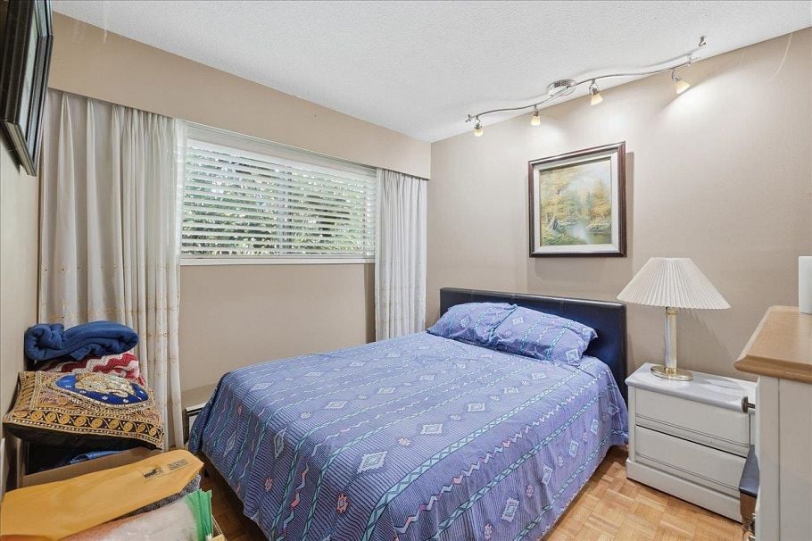 2095 E 31st Avenue Vancouver, BC - 16