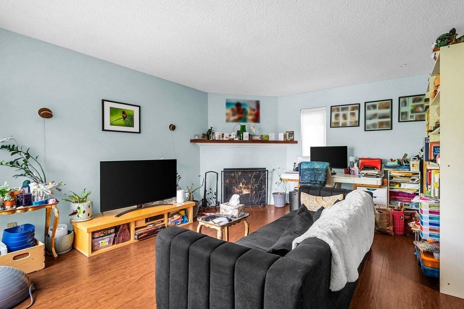 1330 W 7th Avenue Vancouver, BC - 18