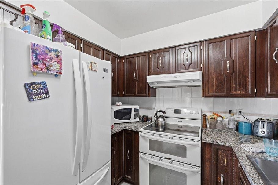 2095 E 31st Avenue Vancouver, BC - 10