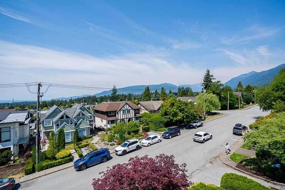 1416 Mahon Avenue North Vancouver, BC - 33