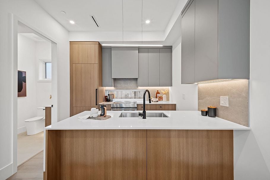2545 E 2nd Avenue Vancouver, BC - 18