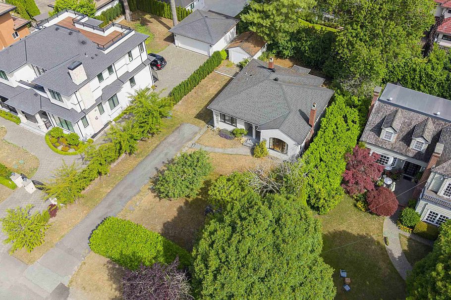 4691 W 5th Avenue Vancouver, BC - 23