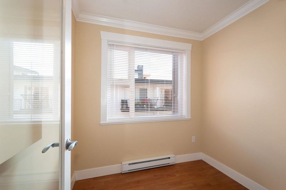 304 152 E 12th Street North Vancouver, BC - 5