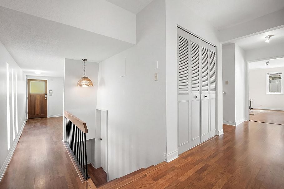 1116 W 20th Street North Vancouver, BC - 7