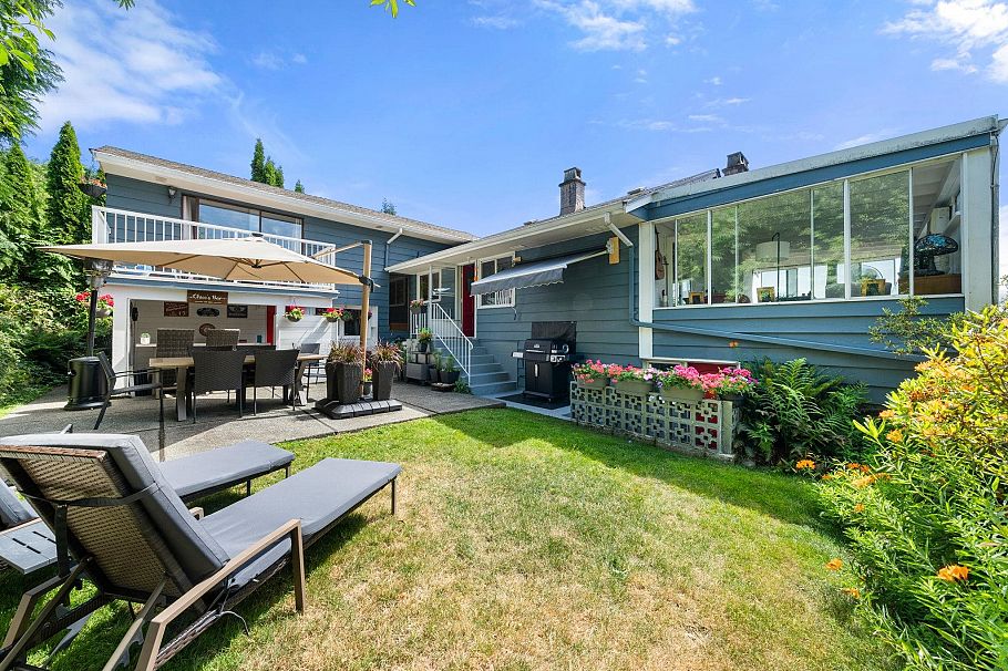 674 Blueridge Avenue North Vancouver, BC - 32