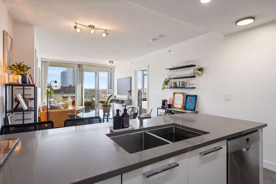 601 3281 E Kent Avenue North Vancouver, BC - 14