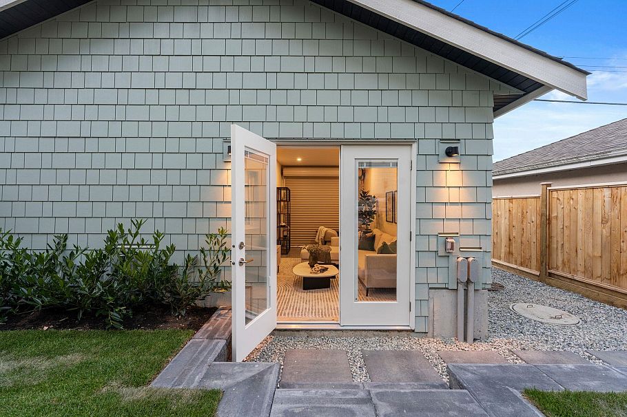 2 2735 Eton Street Vancouver, BC - 35