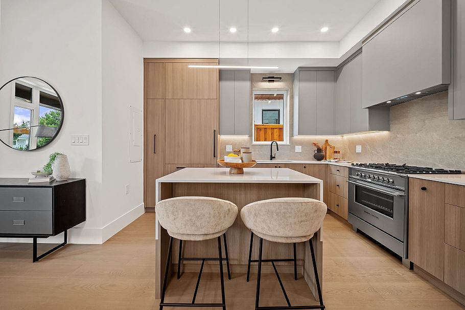 1- 2547 E 2nd Avenue Vancouver, BC - 12