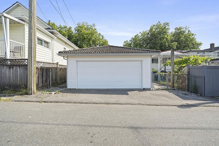 1855 E 53rd Avenue Vancouver, BC - 29