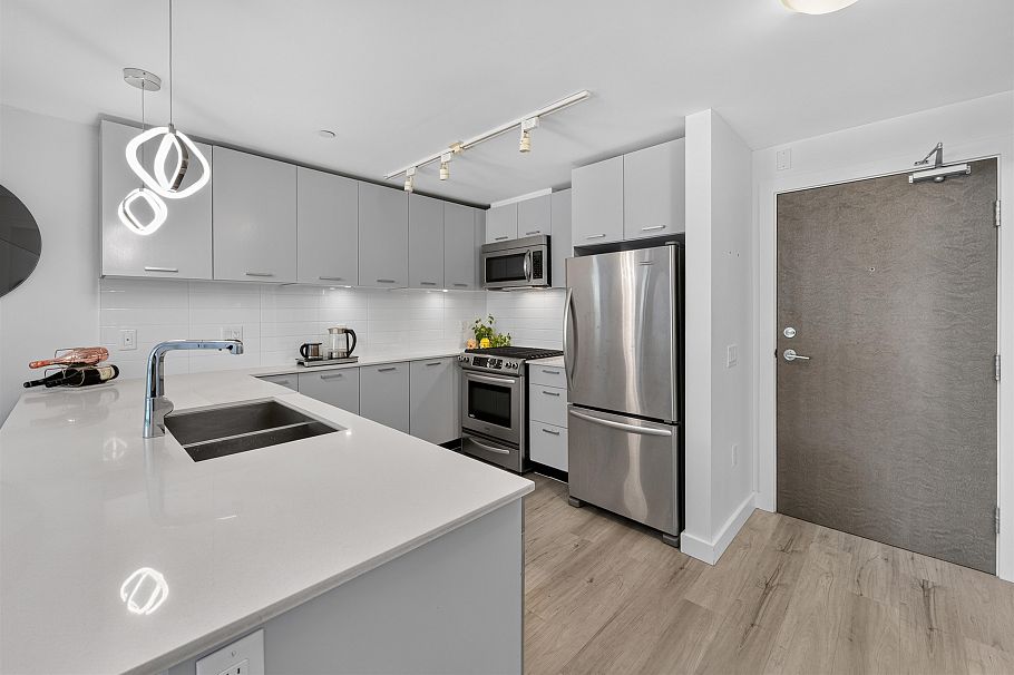 305 1177 Marine Drive North Vancouver, BC - 7