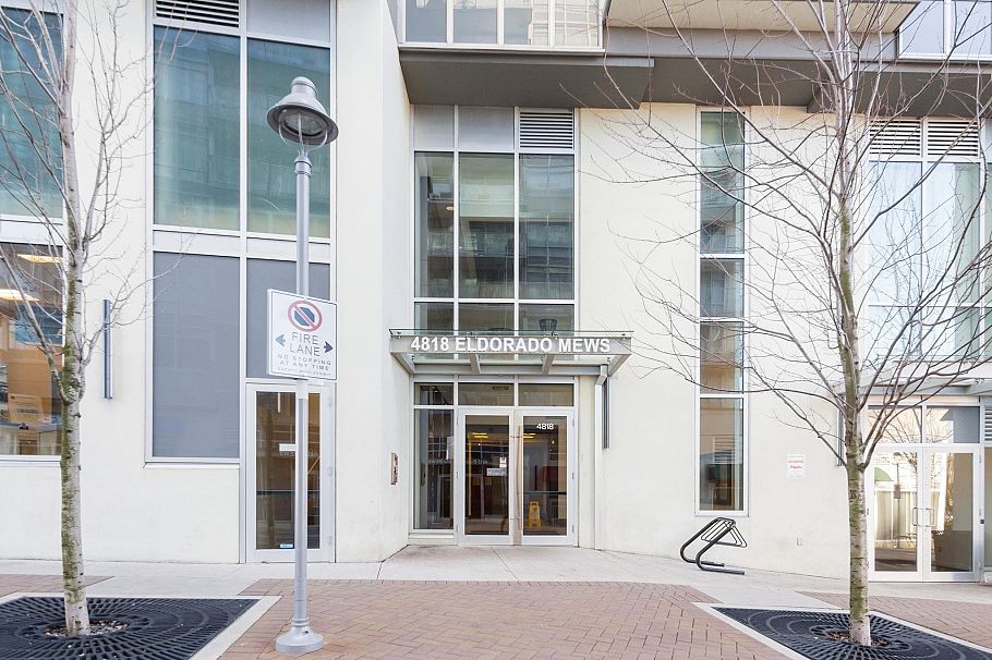 220 4818 Eldorado Mews Vancouver, BC - 2